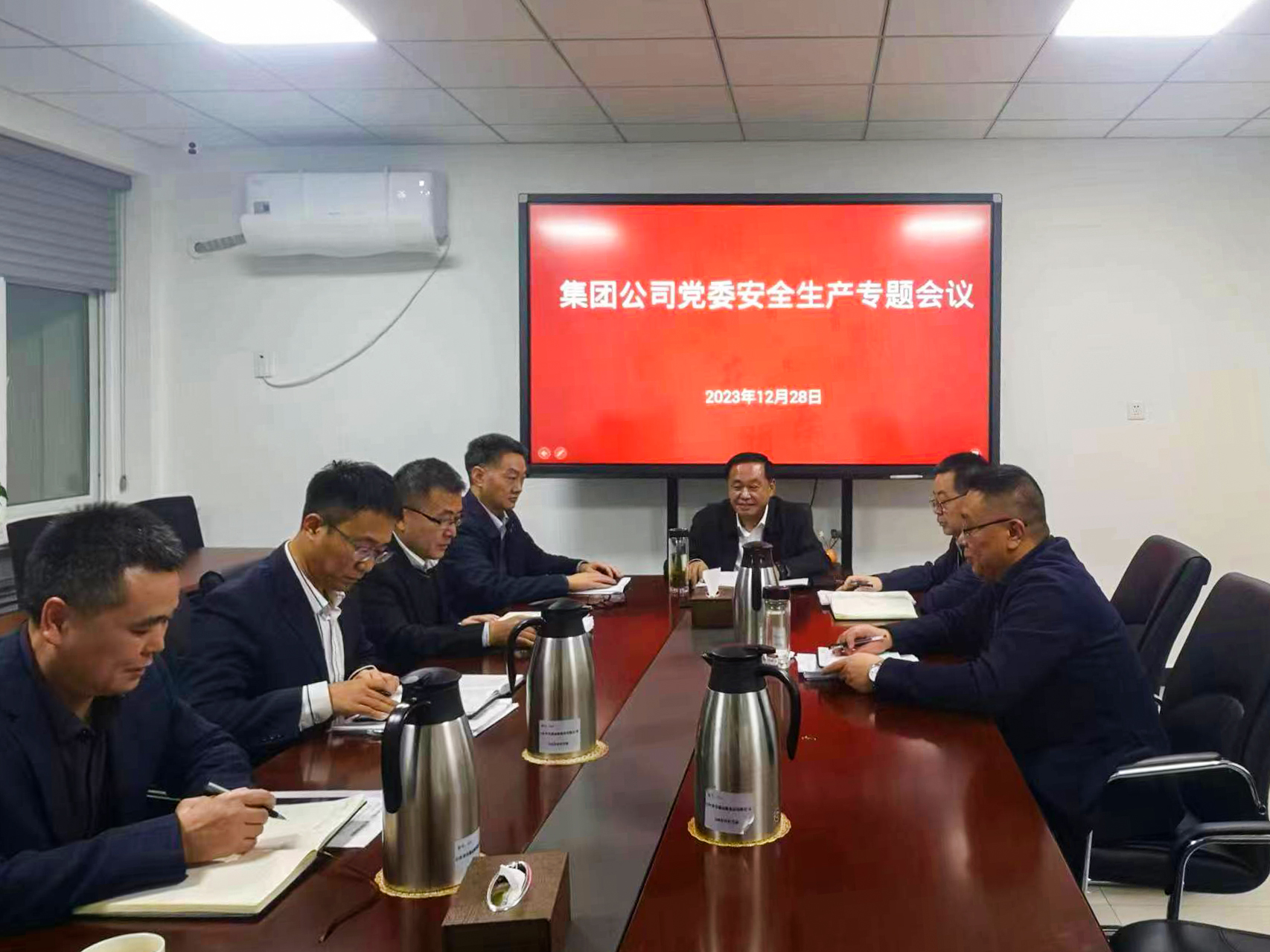 8703e26ac9b4898fb1c393e601fa1f26.jpg 8703e26ac9b4898fb1c393e601fa1f26.jpg